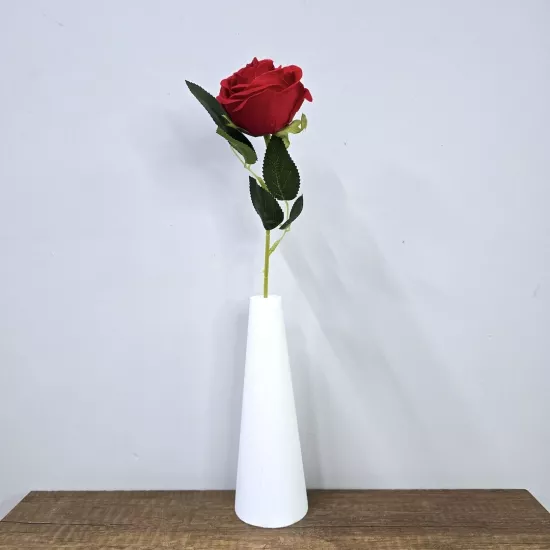 Kırmızı Tek Dal Gül, Beyaz Vazo 45cm