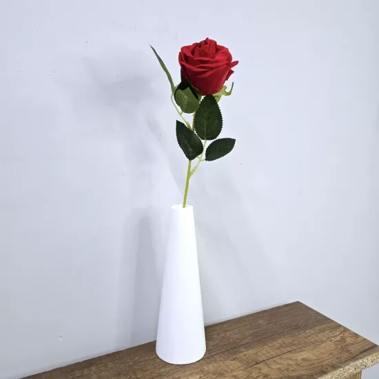 Kırmızı Tek Dal Gül, Beyaz Vazo 45cm