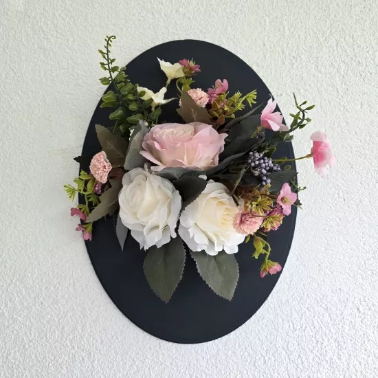 Beyaz ve Pudra Pembe Gül Çiçekli Duvar Dekoru