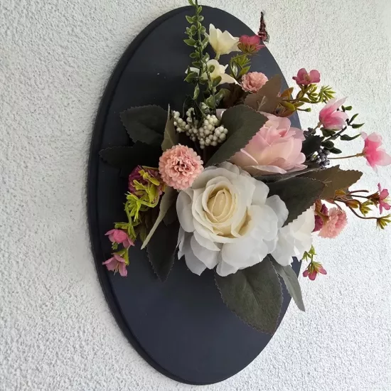 Beyaz ve Pudra Pembe Gül Çiçekli Duvar Dekoru