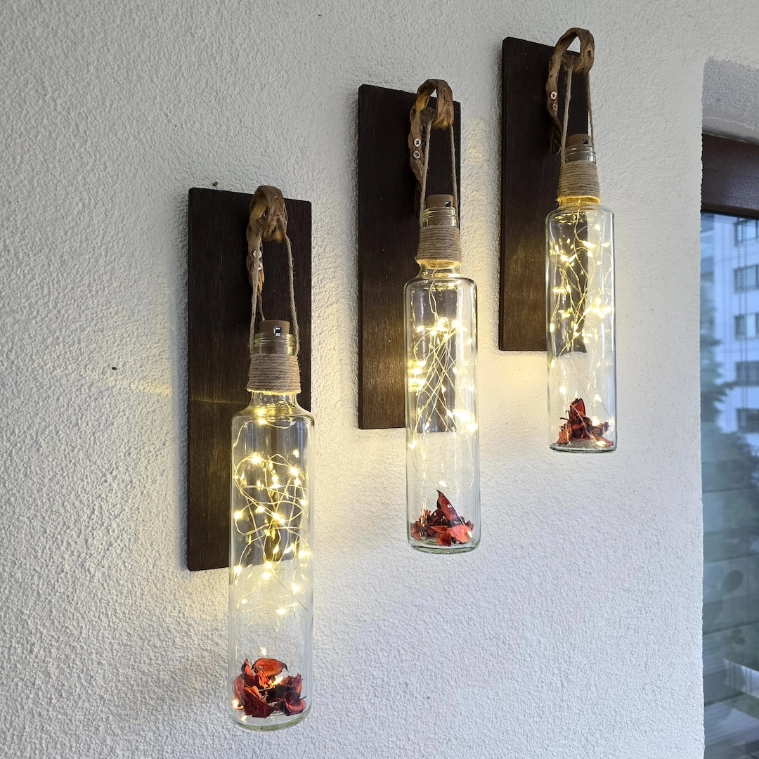 Led%20Işıklı,%20Ceviz%20Renkli%20Duvar%20Aplik,%20Üçlü%20Set