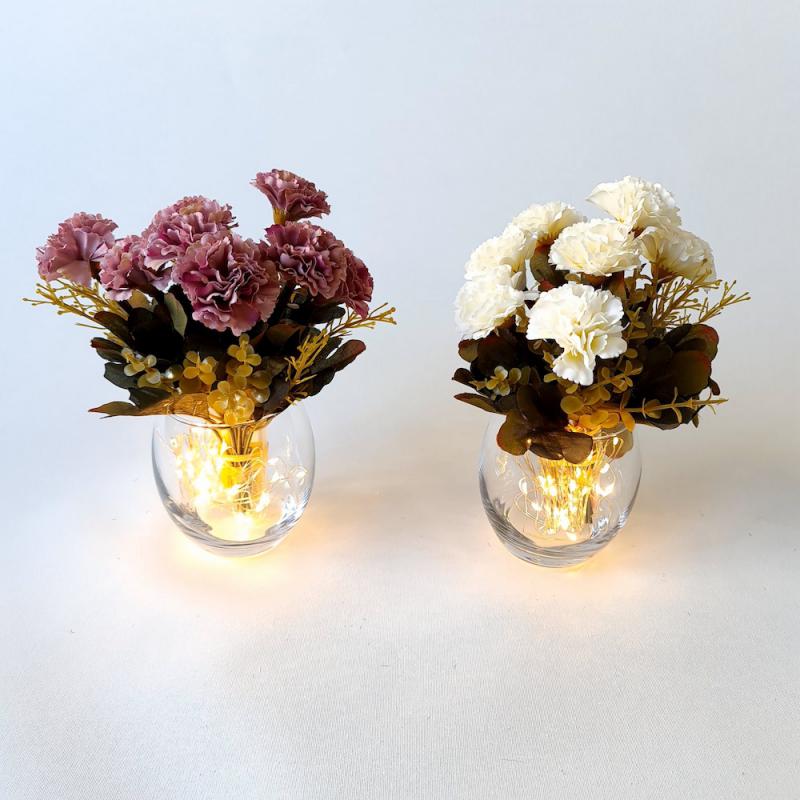 Cam Vazo Led Işıklı Beyaz ve Bordo Karanfil Yapay Çiçekli İkili Set