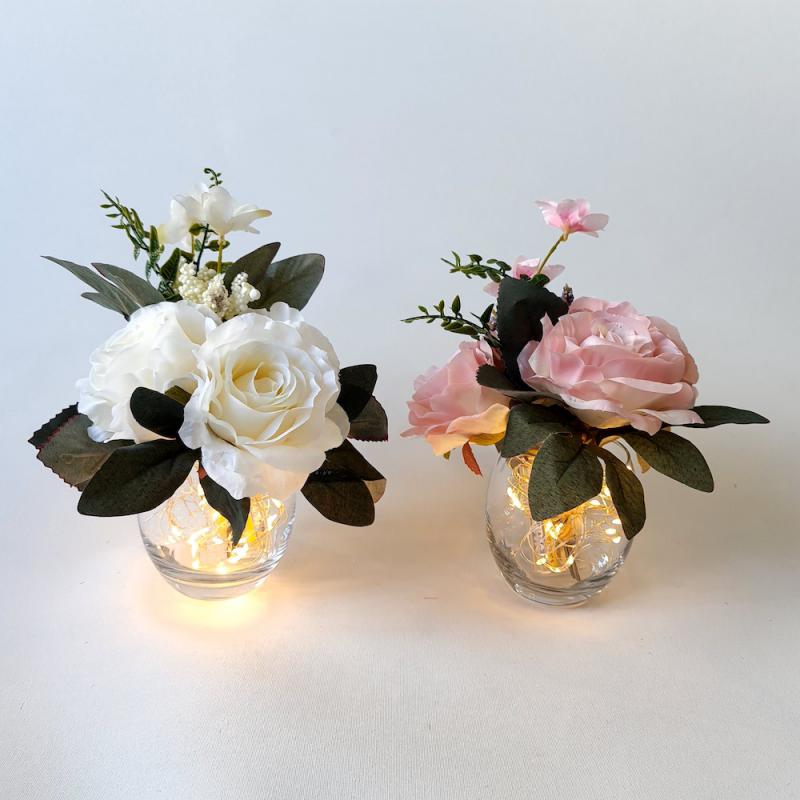 Cam Vazo, Led Işıklı Beyaz ve Pembe Gül Çiçekli İkili Set