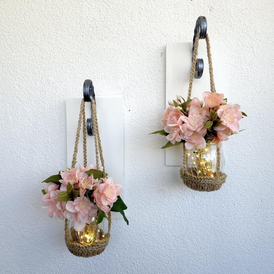 Duvar%20Dekoru,%20Led%20Işıklı,%20Pembe%20Yasemin%20Çiçekli,%20Beyaz%20Aplik%20İkili%20Set