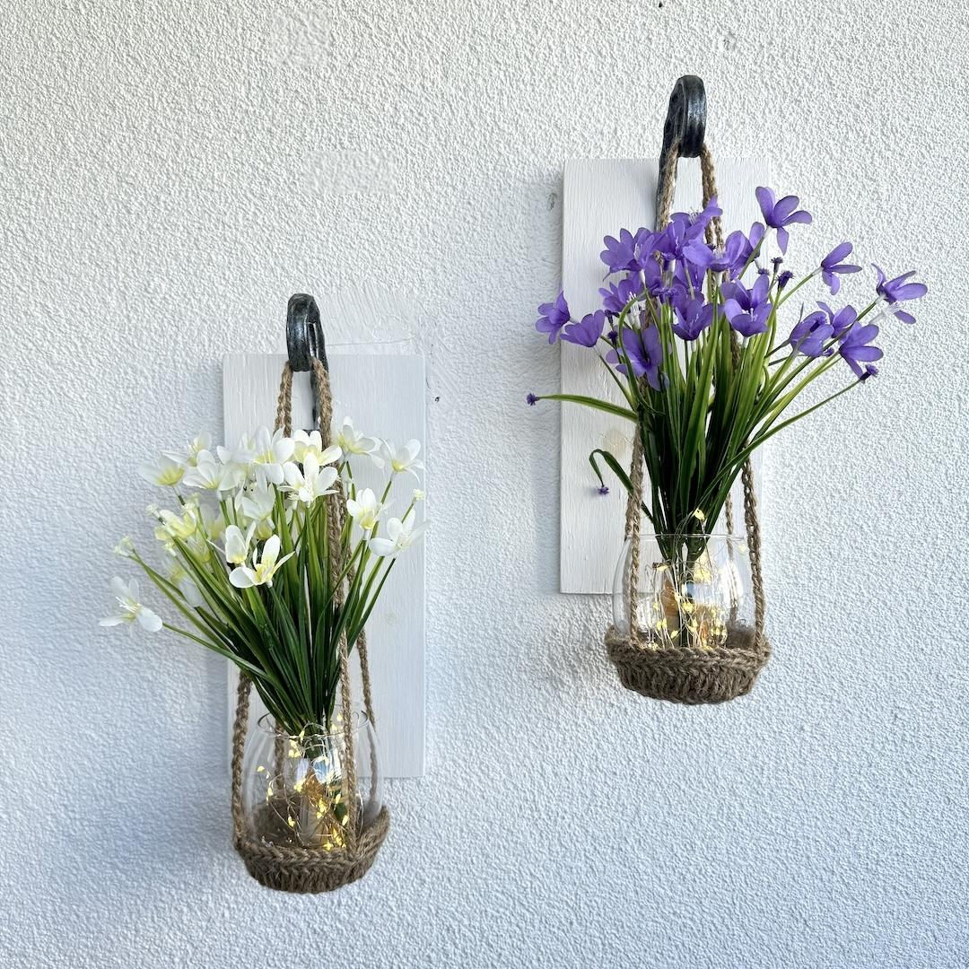 Duvar%20Dekoru,%20Led%20Işıklı,%20Lila%20ve%20Beyaz%20Nergis%20Çiçekli,%20Beyaz%20Aplik%20İkili%20Set