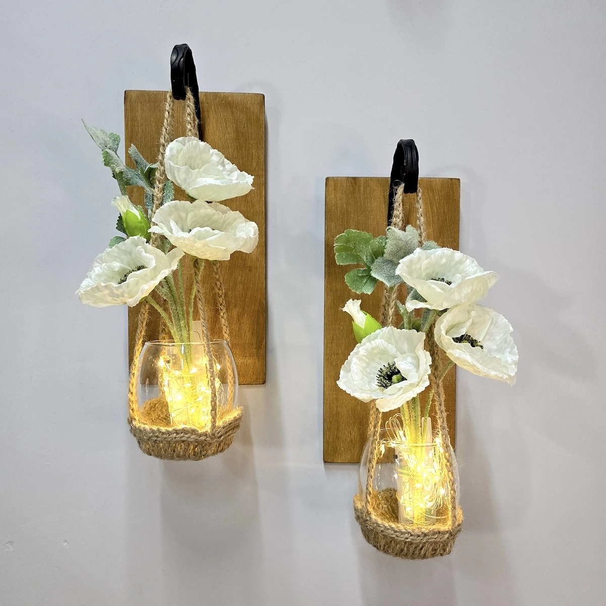 Duvar%20Dekoru,%20Led%20Işıklı,%20Beyaz%20Gelincik%20Çiçekli,%20Meşe%20Aplik%20İkili%20Set