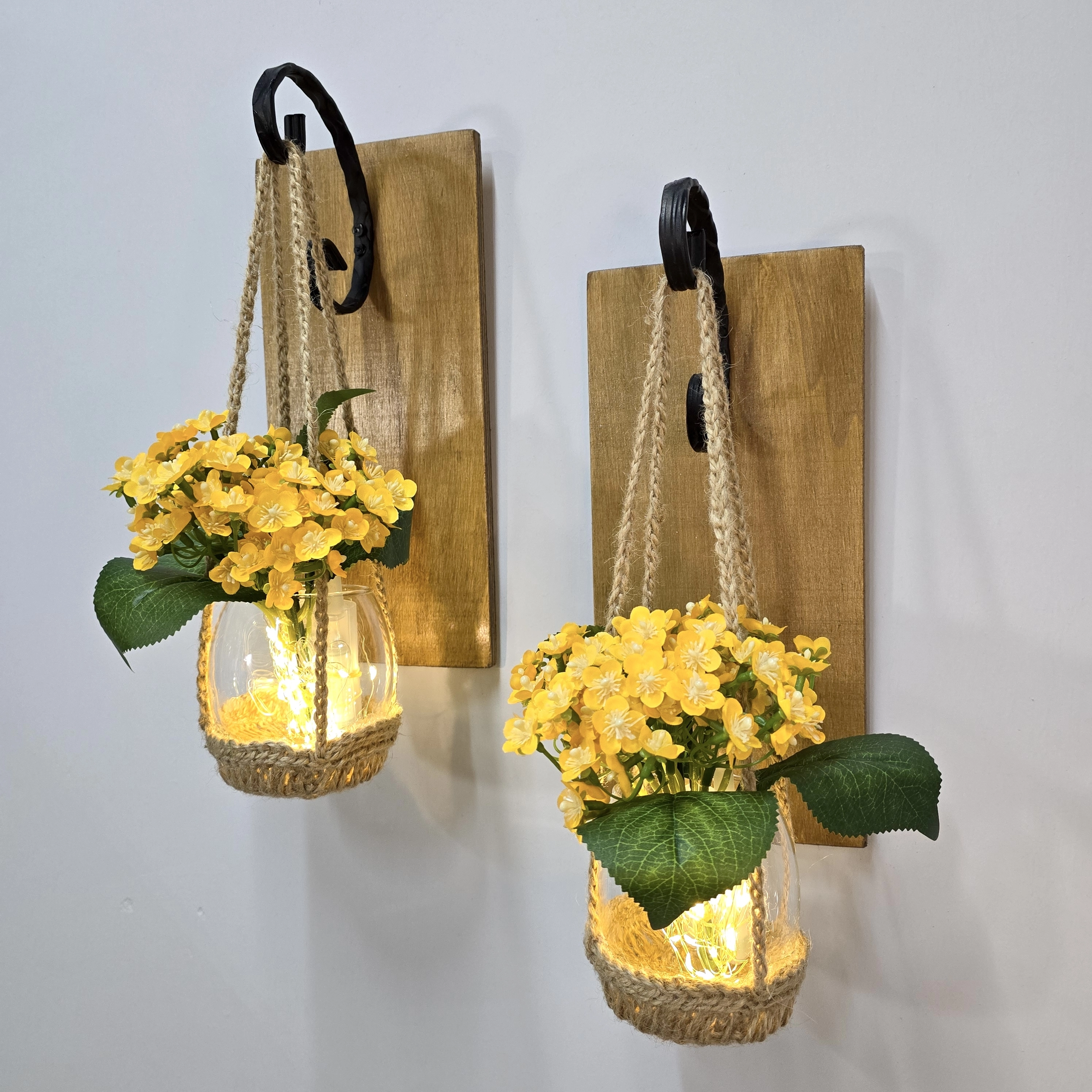 Duvar%20Dekoru,%20Led%20Işıklı,%20Sarı%20Mini%20Ortanca%20Çiçekli,%20Meşe%20Aplik%20İkili%20Set