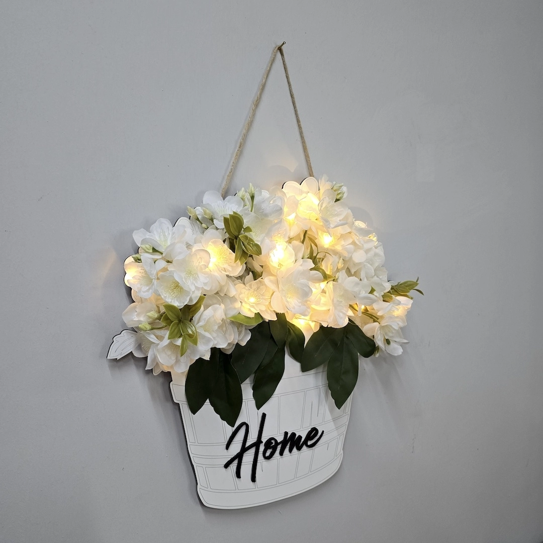 Led%20Işıklı%20ve%20Beyaz%20Yasemin%20Çiçekli%20Kapı%20ve%20Duvar%20Dekoru