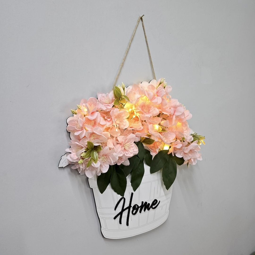 Led%20Işıklı%20ve%20Pembe%20Yasemin%20Çiçekli%20Kapı%20ve%20Duvar%20Dekoru