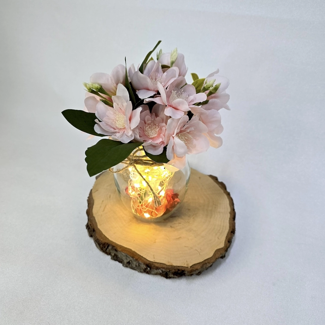 Pembe%20Yasemin%20Çiçekli,%20Led%20Işıklı%20Dekoratif%20Vazo