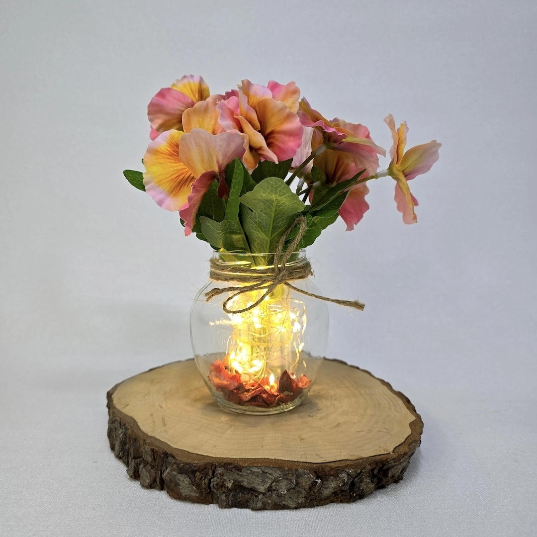 Pembe%20Menekşe%20Çiçekli,%20Led%20Işıklı%20Dekoratif%20Vazo