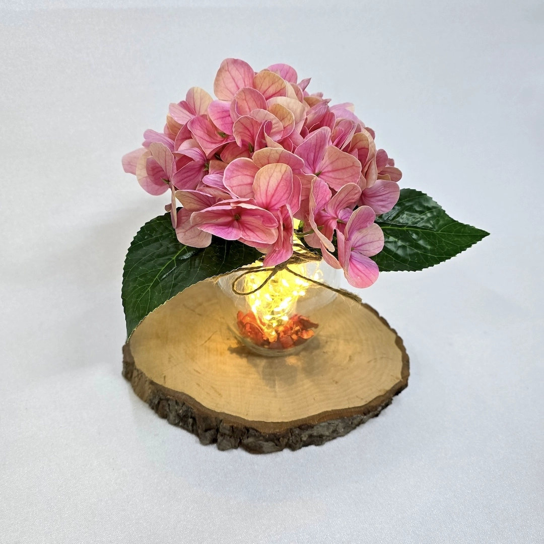 Pembe%20Ortanca%20Çiçekli,%20Led%20Işıklı%20Dekoratif%20Vazo