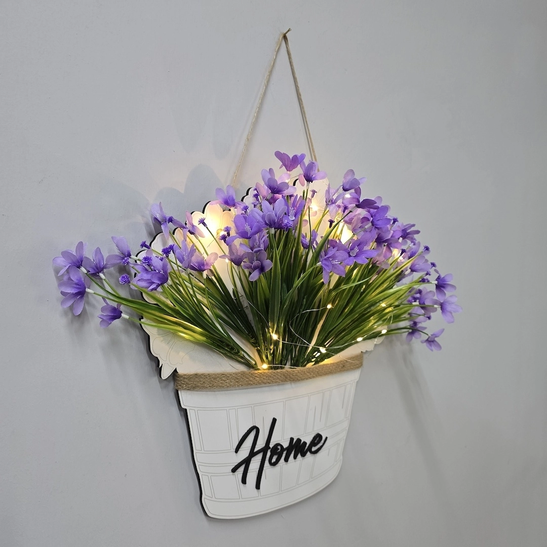 Led%20Işıklı%20ve%20Lila%20Nergis%20Çiçekli%20Kapı%20ve%20Duvar%20Dekoru