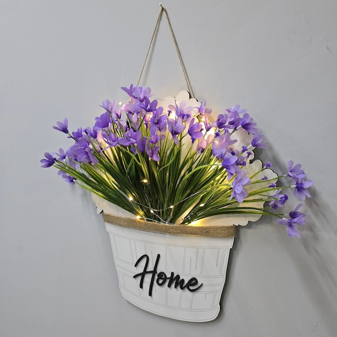 Led%20Işıklı%20ve%20Lila%20Nergis%20Çiçekli%20Kapı%20ve%20Duvar%20Dekoru