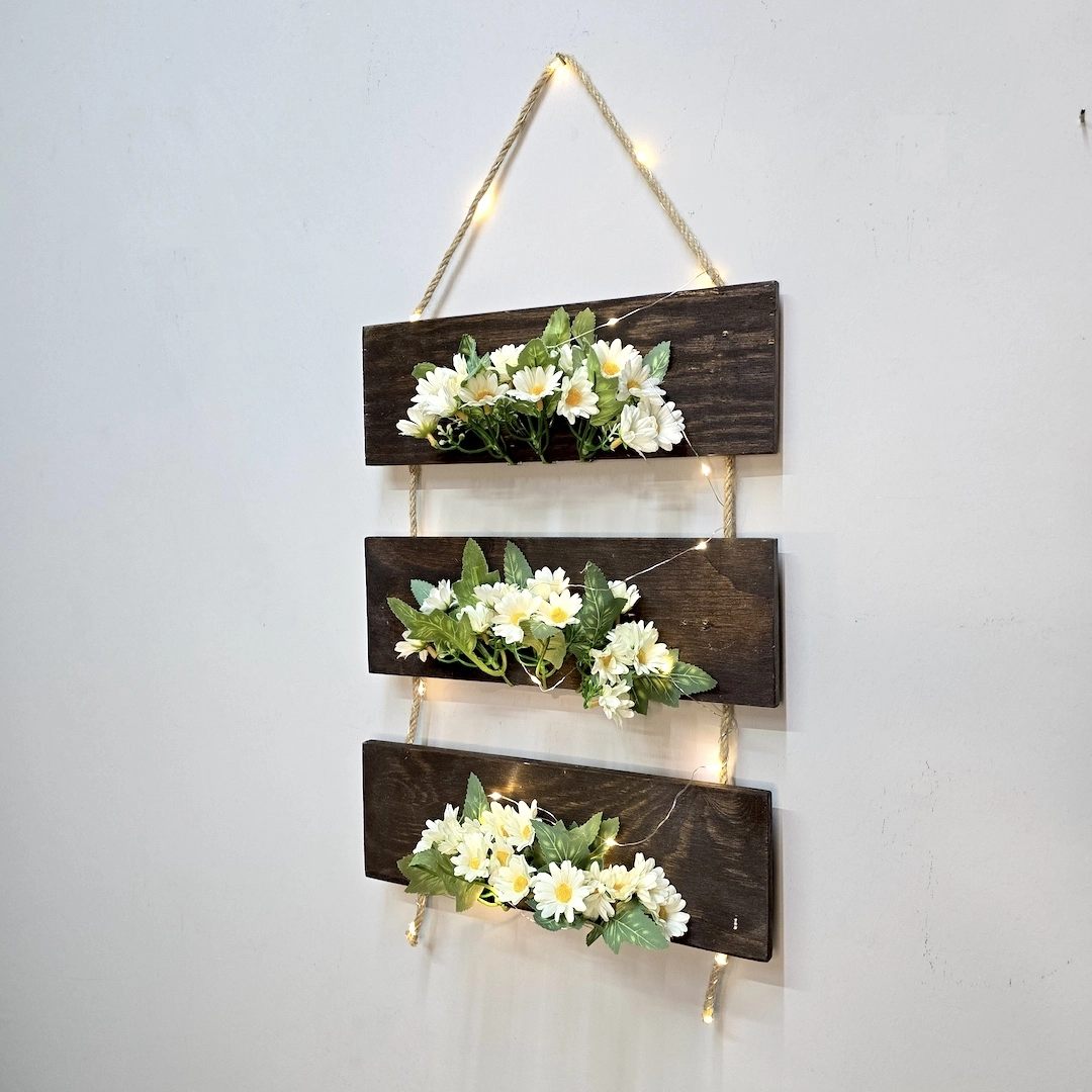 Beyaz%20Papatya%20Çiçekli,%20Led%20Işıklı%20Duvar%20Dekoru%20-%20Ceviz