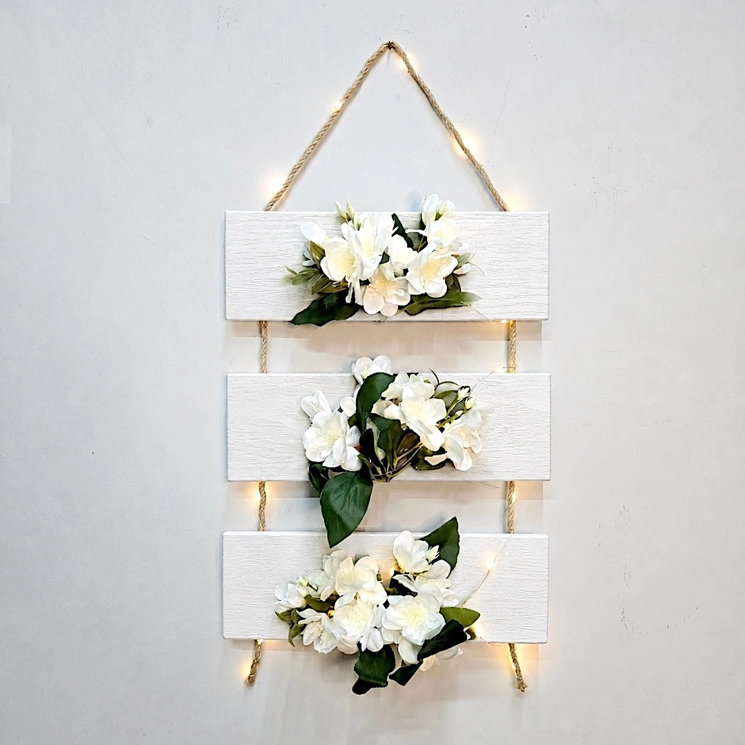 Beyaz%20Yasemin%20Çiçekli,%20Led%20Işıklı%20Duvar%20Dekoru%20-%20Beyaz