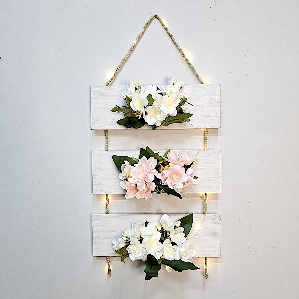 Beyaz%20ve%20Pembe%20Yasemin%20Çiçekli,%20Led%20Işıklı%20Duvar%20Dekoru%20-%20Beyaz